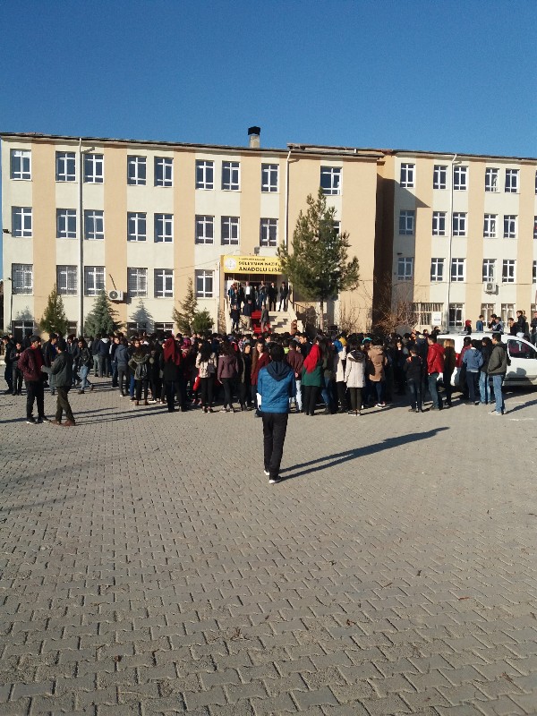 SÜLEYMAN NAZİF'TE KARNE